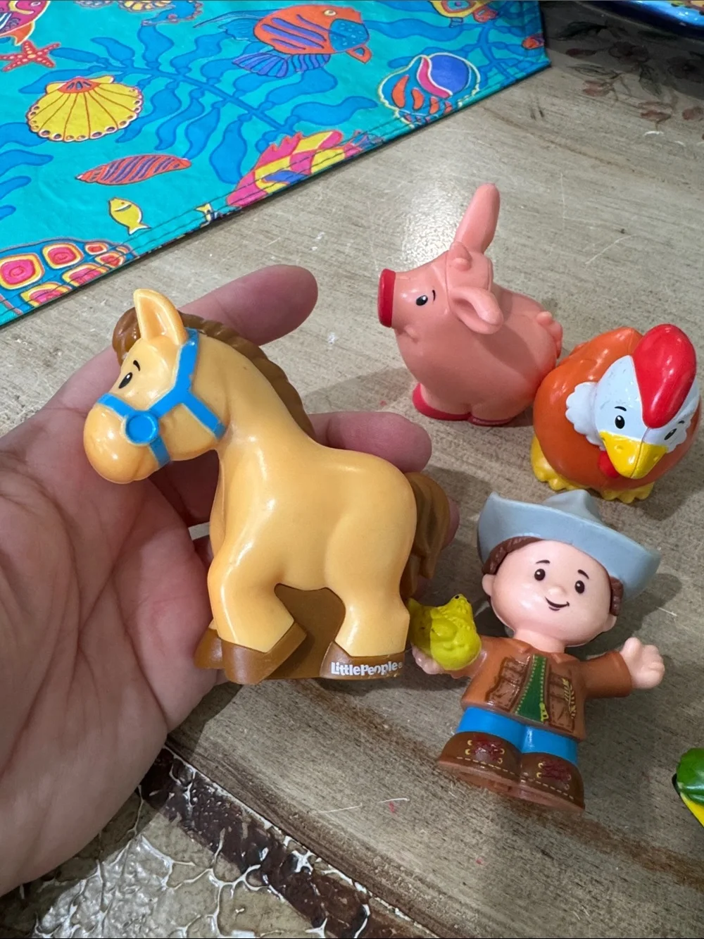 Fisher-Price Little People Caring for Animals Farm lot & robin